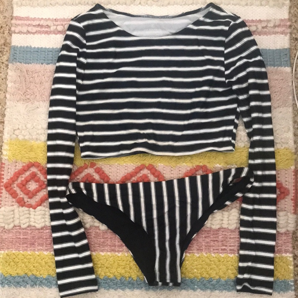 Tori Praver swim set - Picture 2 of 4